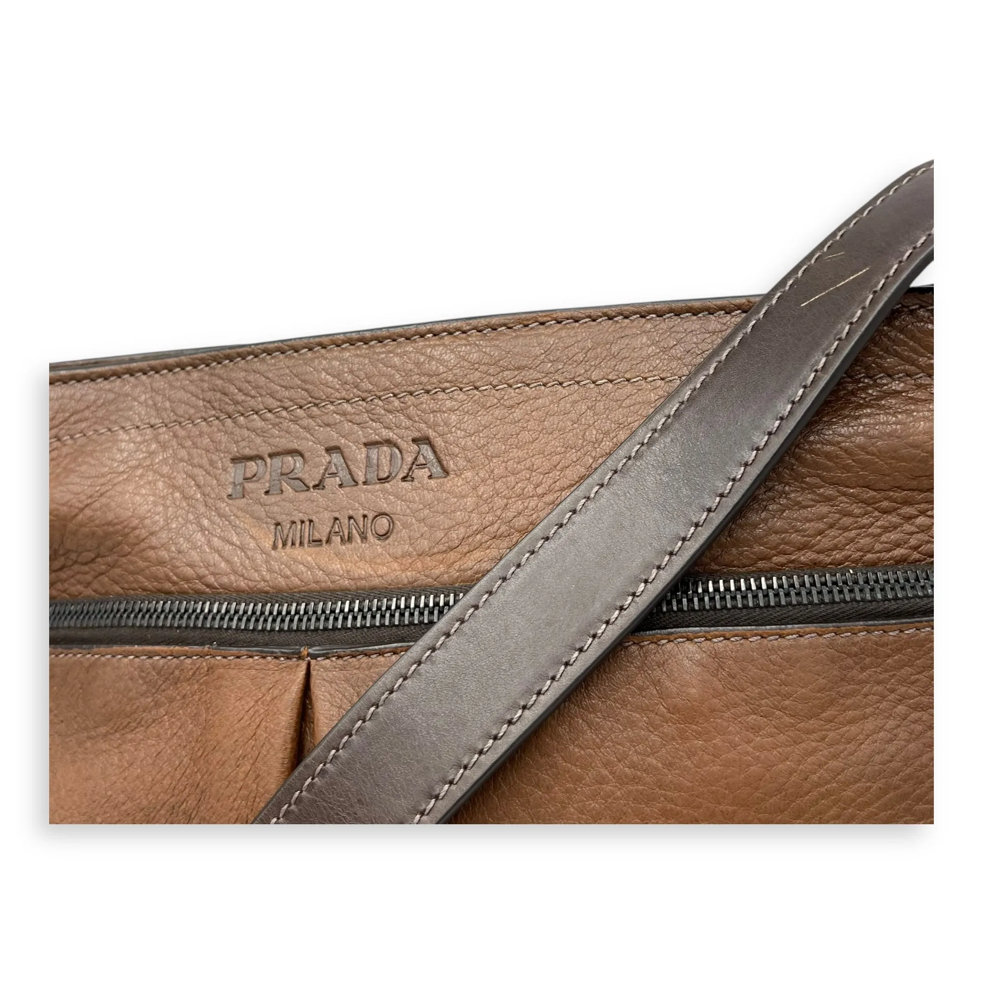 Cervo Crossbody Bag Medium Brown in Calfskin, Silver hardware