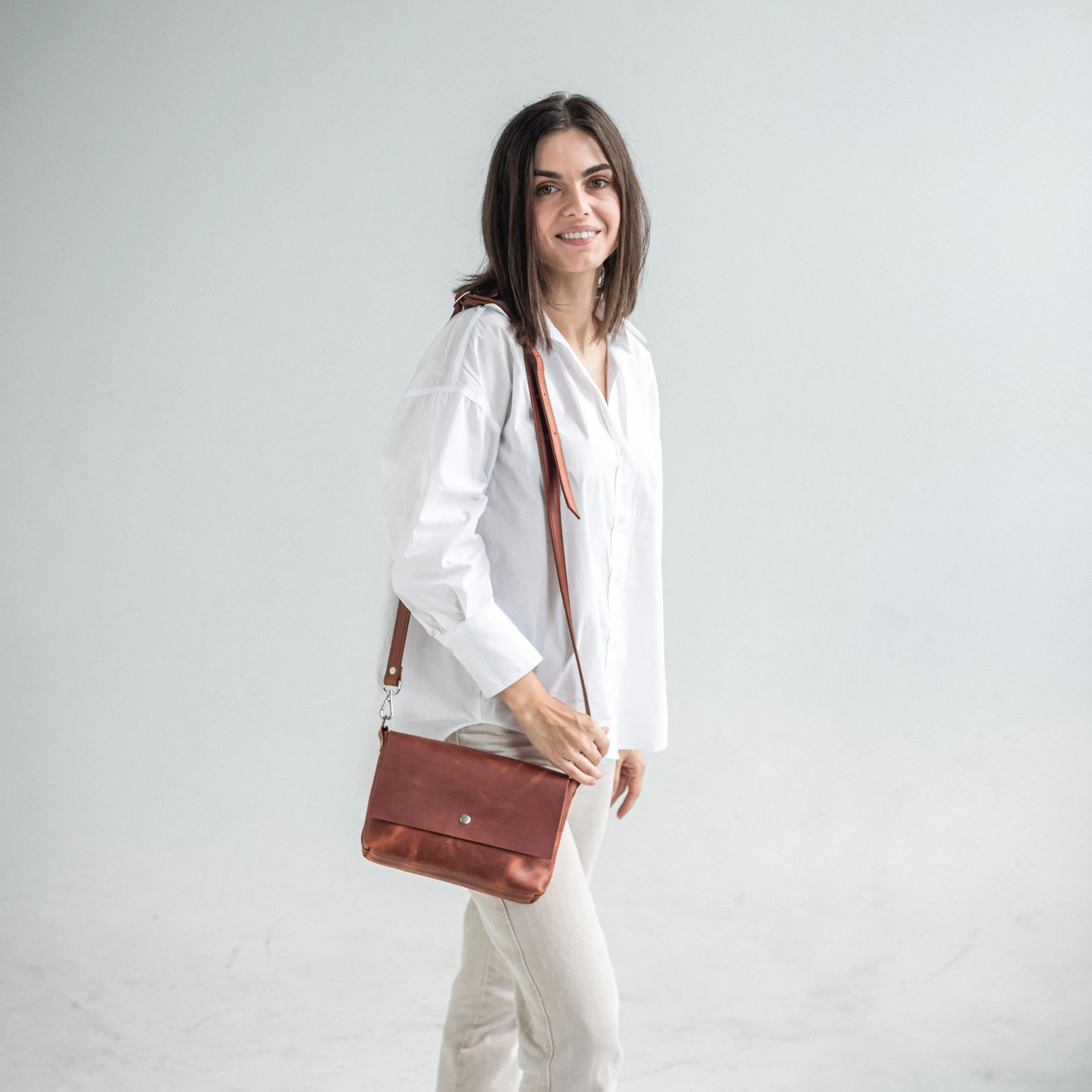 Cognac leather crossbody bag