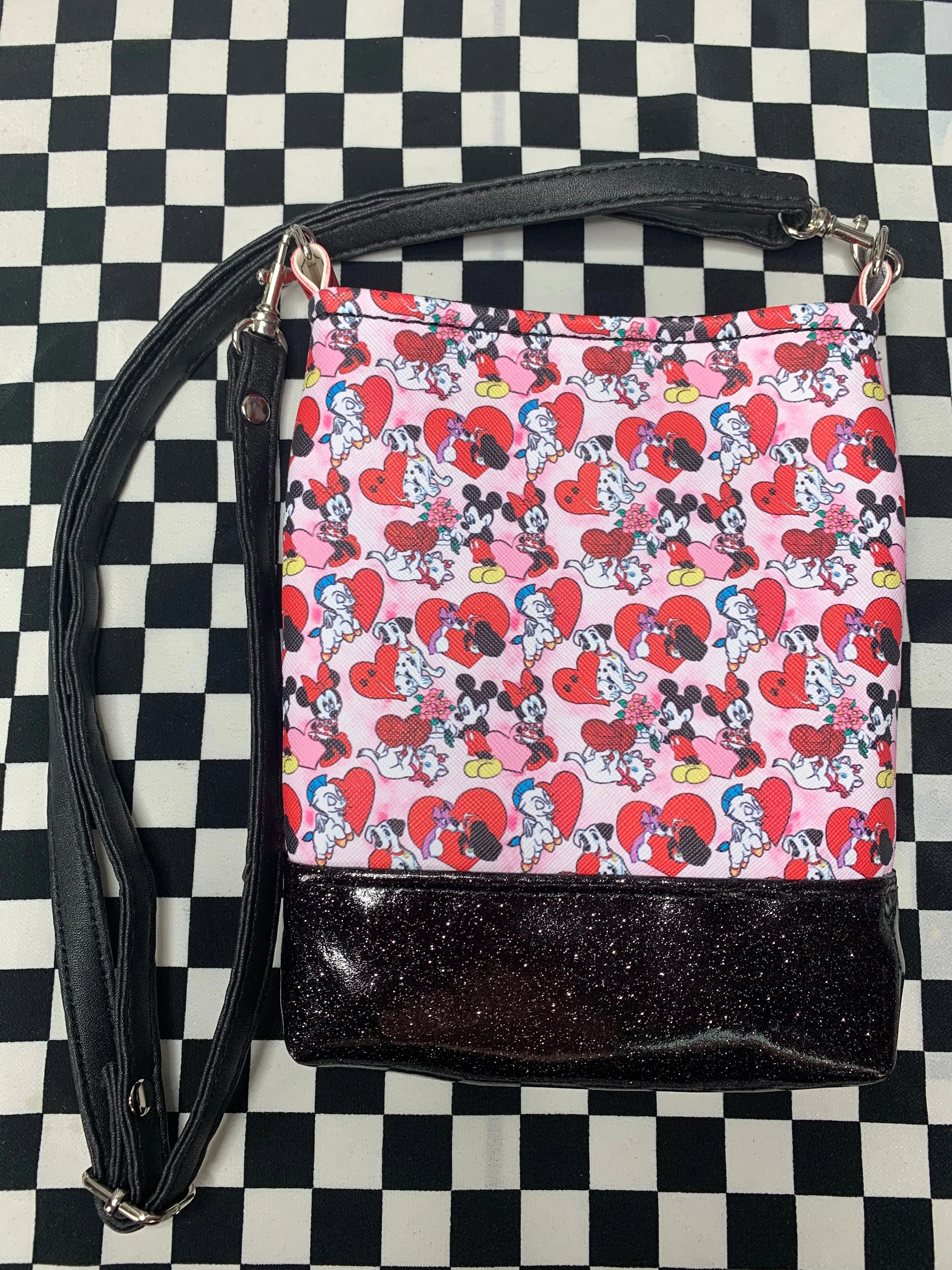 Favourite characters love fan art crossbody bag