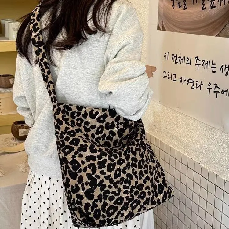 MOMENTLOVER  2025 This year, leopard print bags are popular for women's  new autumn and winter large-capacity tote bags, underarm bags, and women's shoulder messenger bags.
