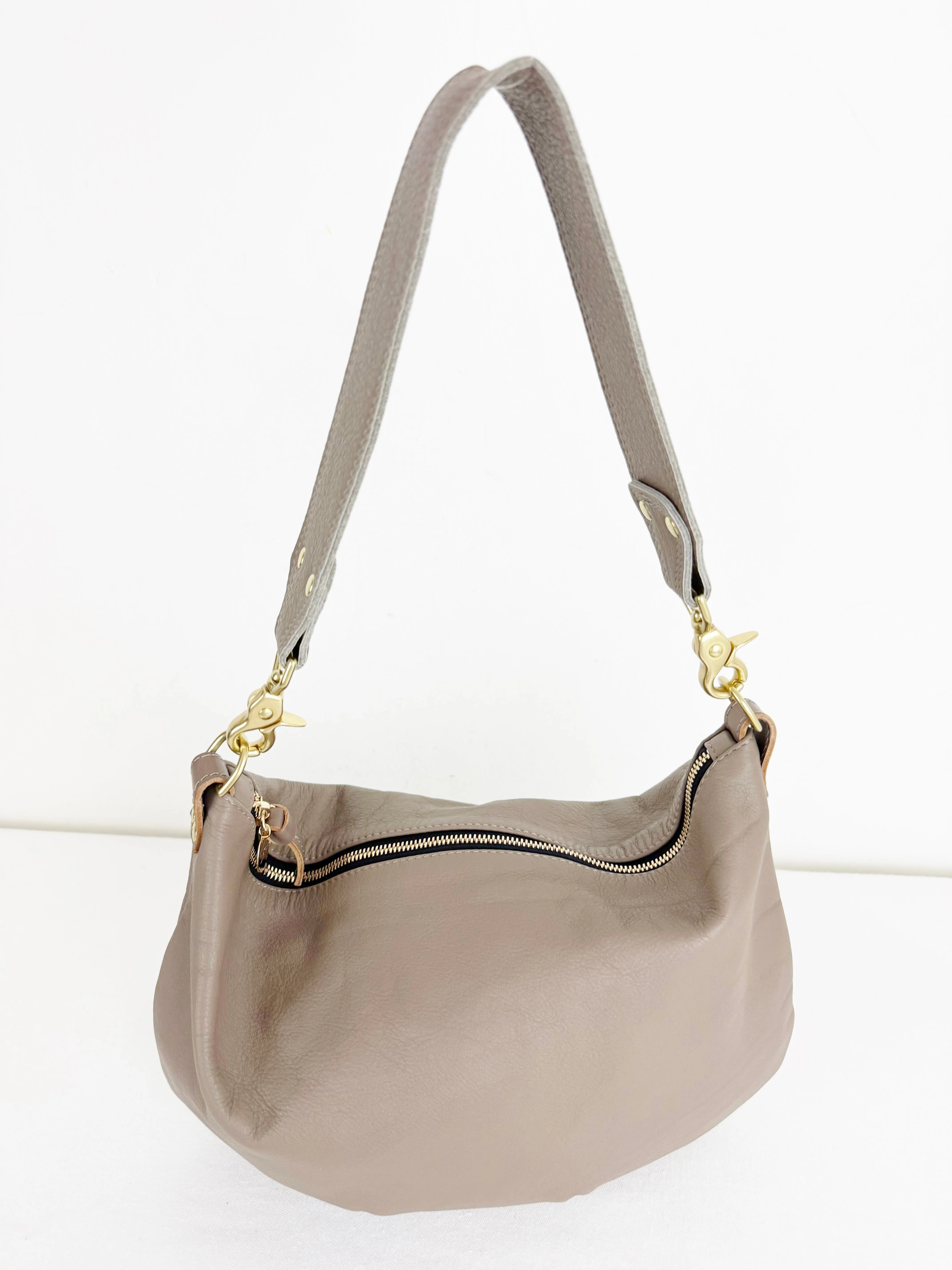 NEW Clare V. Moyen Messenger
